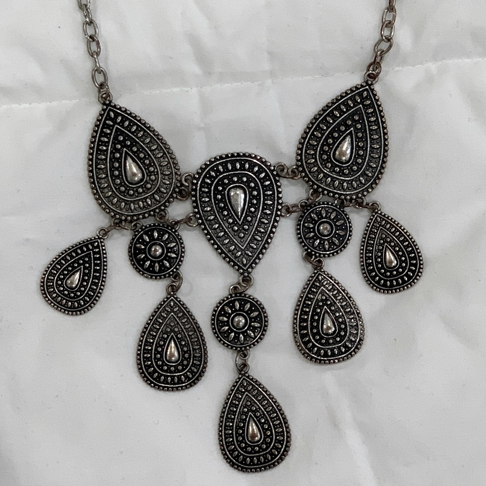 Silver teardrops statement necklace